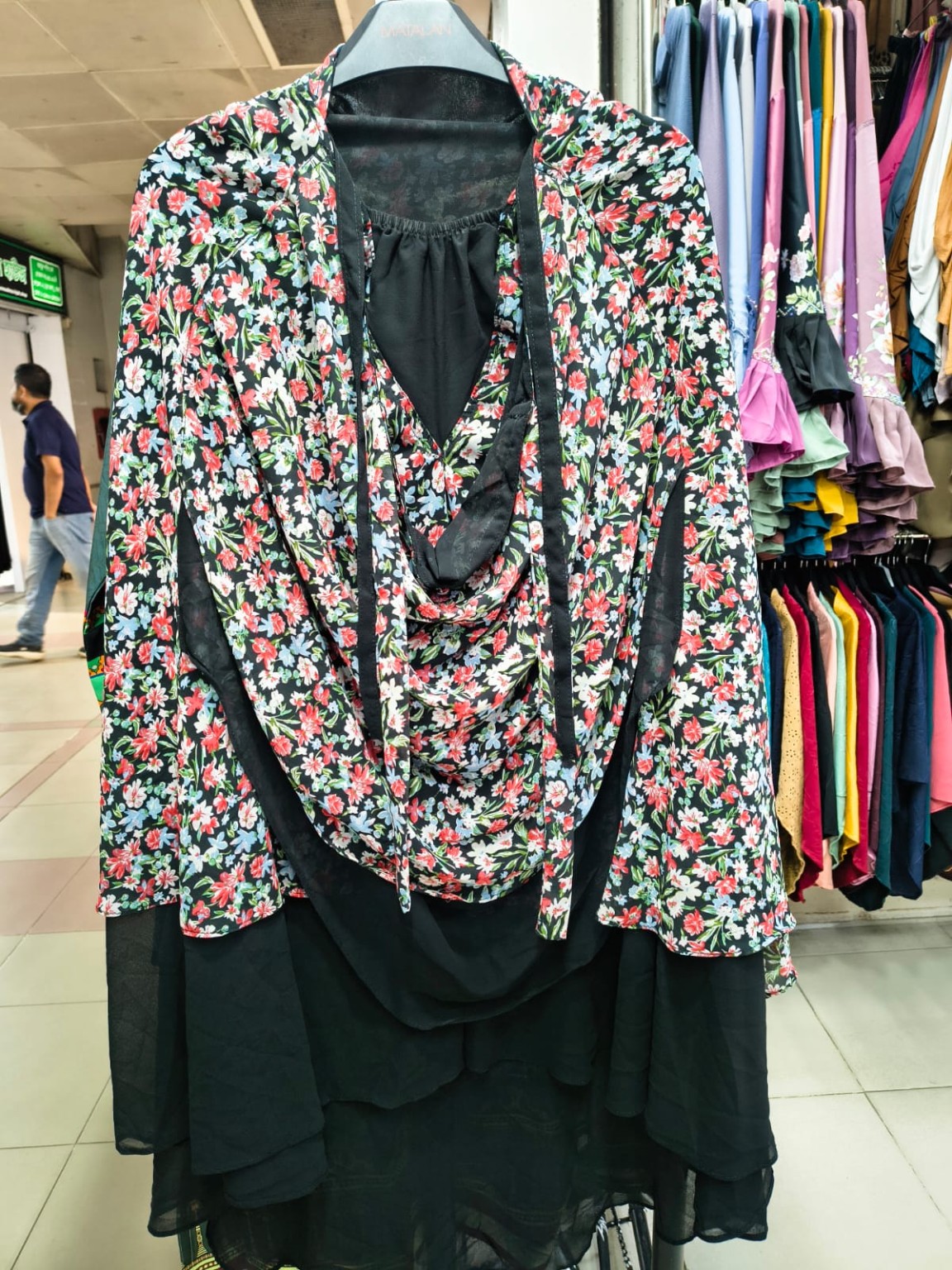 মেরুন মাল্টিকালার ছোট ফুলেল খিমার